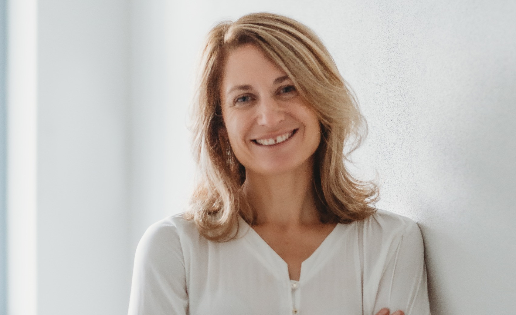 Dr Alison Lyons